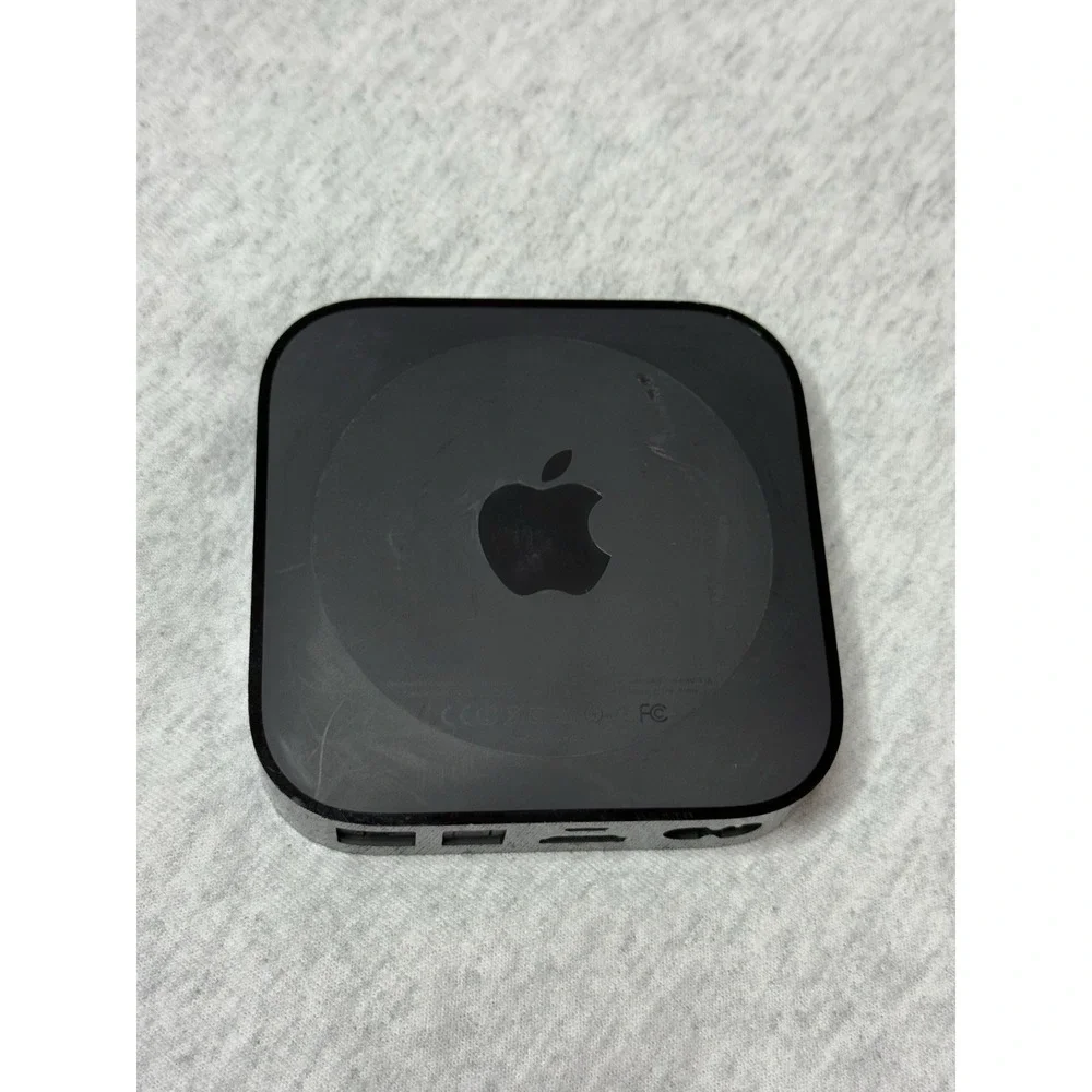 Apple TV (3rd Generation) Streaming Device‎ Bundle A1469 Excellent Condition